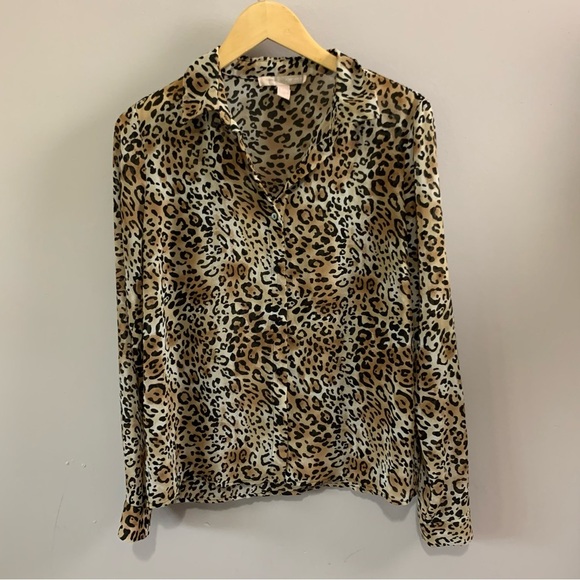 Forever 21 long sleeve leopard printed button up blouse. - Picture 1 of 4